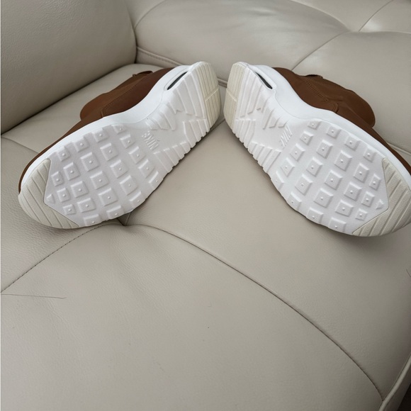 Nike Air Max Thea Mid Chelsea Womens Sneaker - Picture 3 of 11